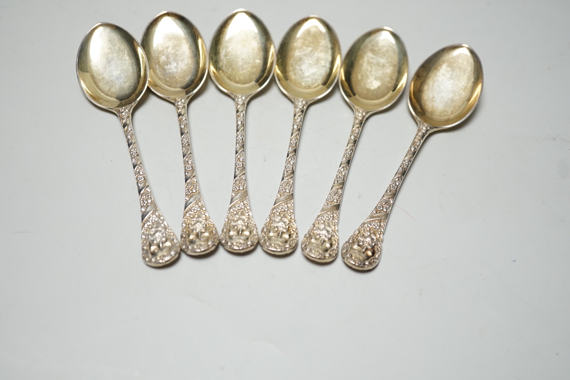 A set of six Edwardian silver gilt preserve spoons, Goldsmiths & Silversmiths Co Ltd, London, 1905, 12.2cm, 4oz.